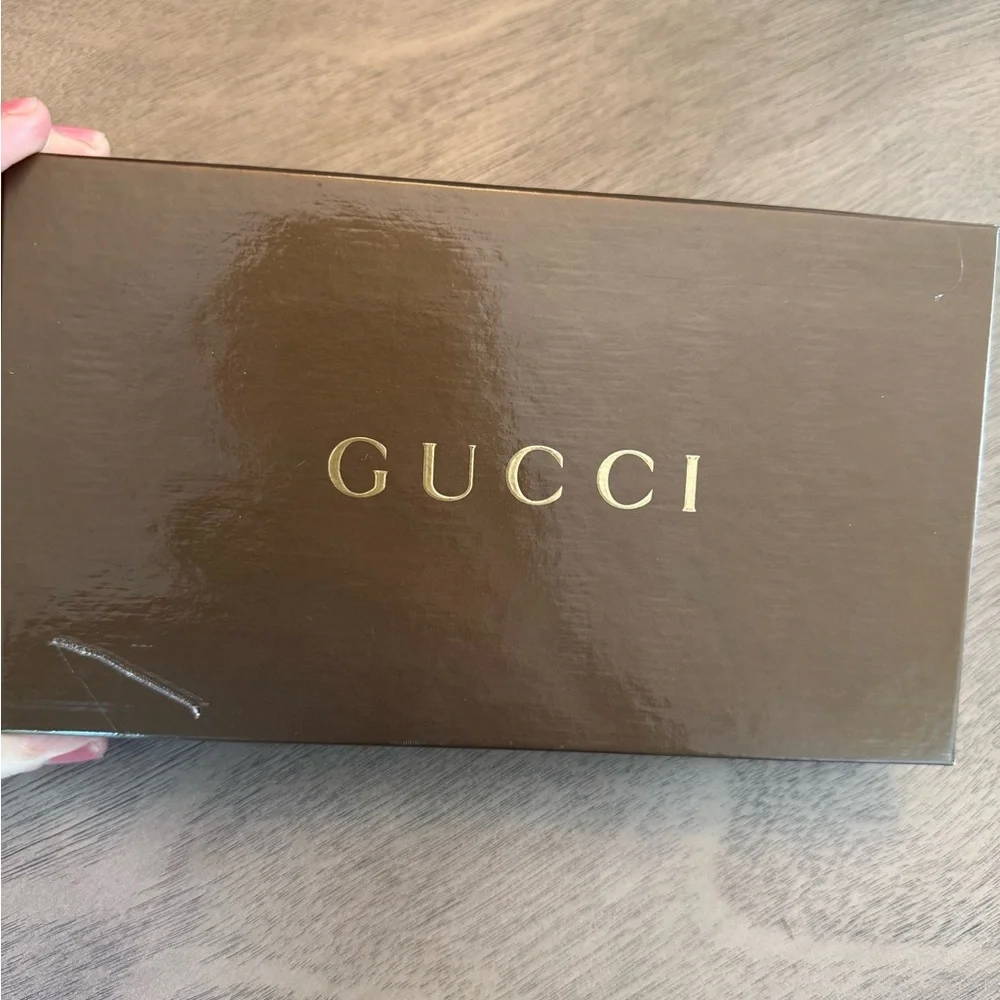 Gucci Gold Wallet - Picture 9 of 9